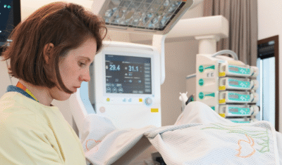 Device developed at LUMC helps premature babies breathe again during apnea
