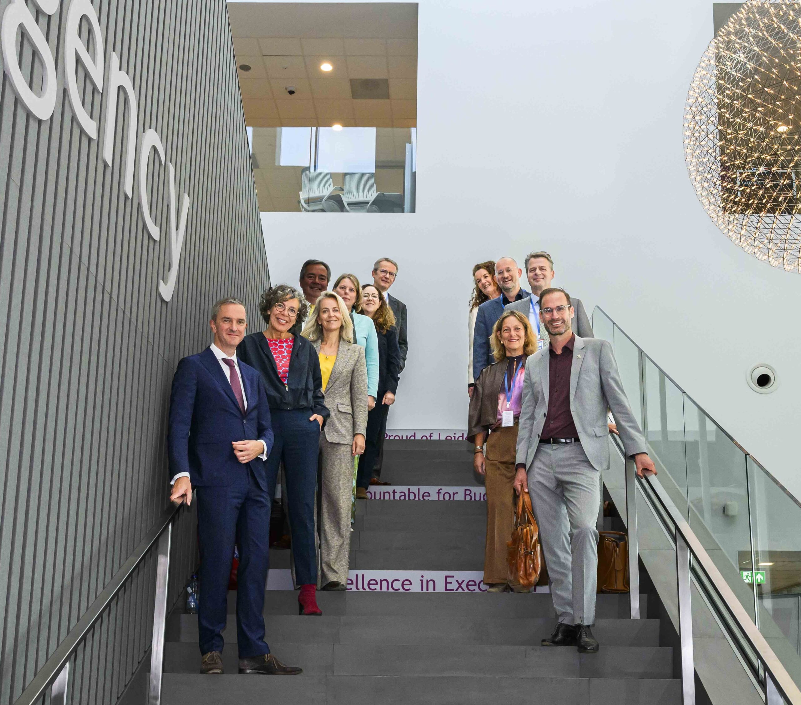 Minister Heleen Herbert visits Leiden Bio Science Park to discuss the future of Dutch red biotech